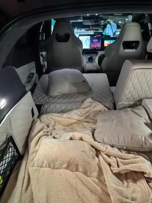 有些事情，时间长了，就会固化人的认知。比如说Z世代，这波人无论如何也无法设想，没