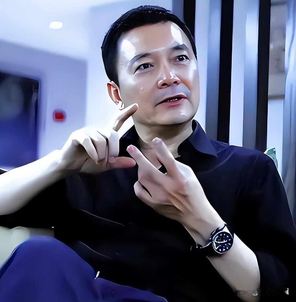 看到刘涛说李玮珉是她青春里最遗憾的错过。

我好奇查了一下这位前男友李玮珉。
