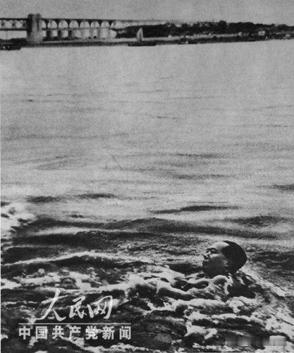 1957年青岛问诊：老中医把脉后不肯开方，当场立下三条规矩，风骨令人敬佩
 
1