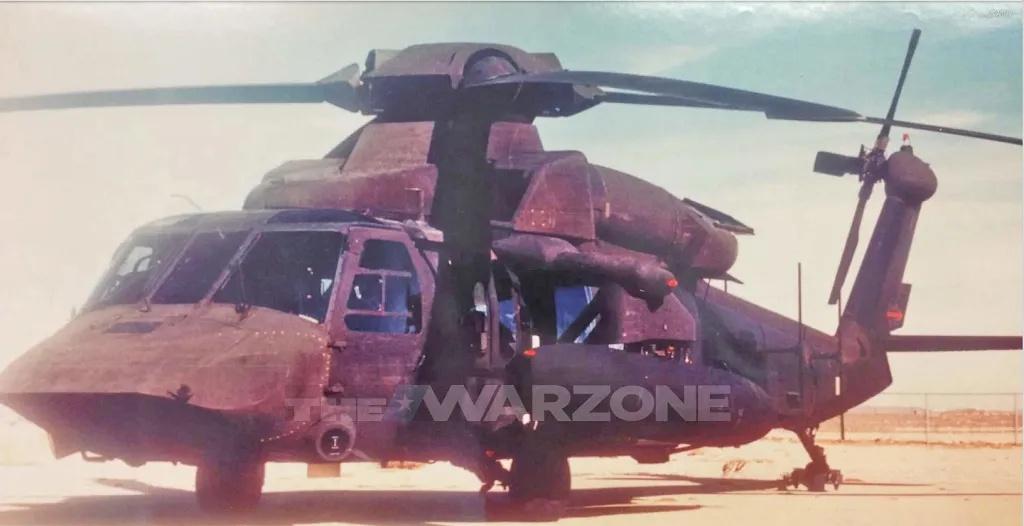 一张经过重度改装的EH-60“隐身黑鹰”电子战与信号情报型号（或至少是模拟这种构