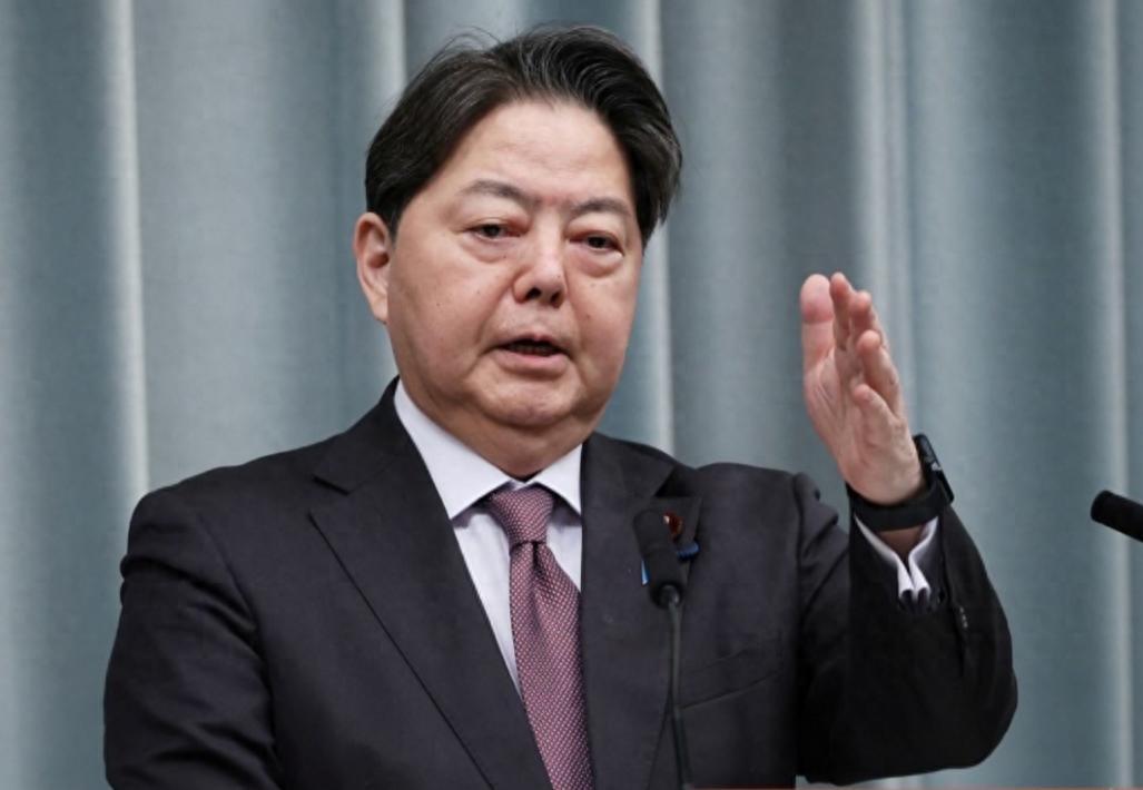 看了北京大阅兵后，日本向中方作出解释和承诺，已决心不再重蹈历史覆辙。果然还是亮剑