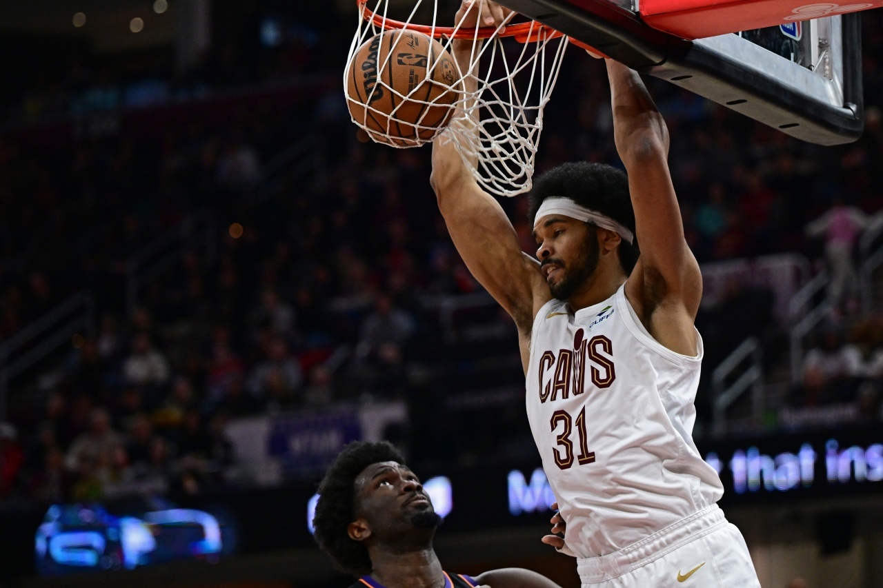 在哈登来之后的两场比赛中，阿伦场均25.5分11.5篮板1助攻；在哈登来之前，阿