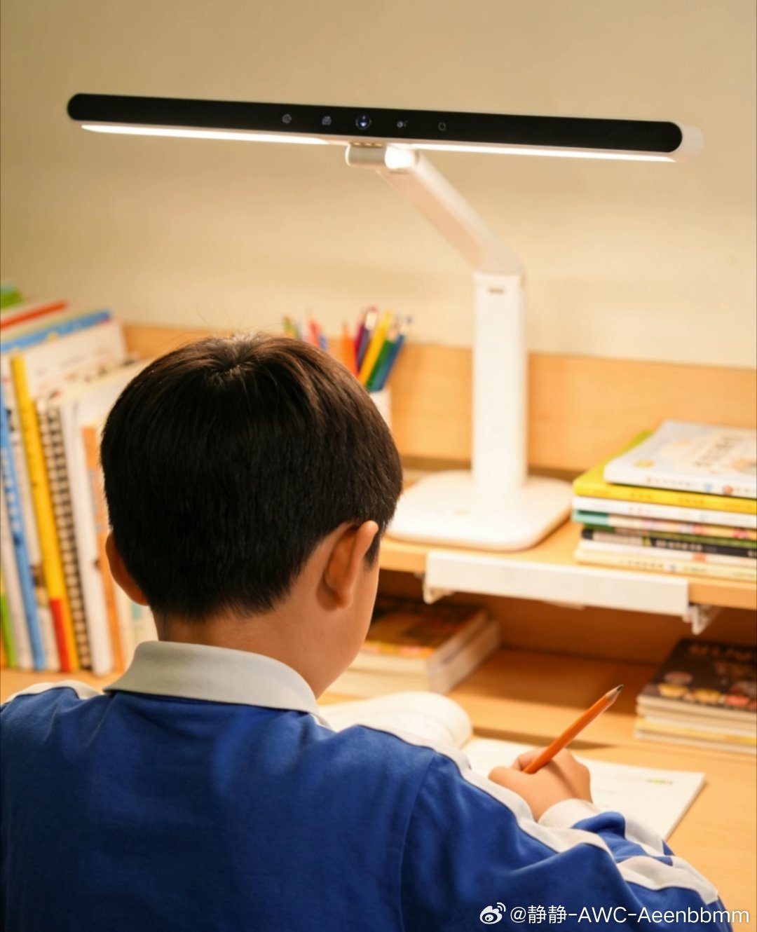 史诗级补作业现场一支笔一盏灯撑起一个晚上这熟悉的“奇迹”全国统一