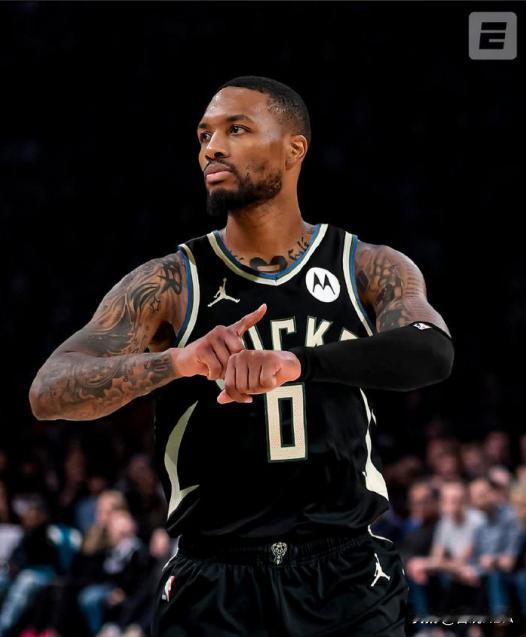 Shams：利拉德已从血栓中痊愈，将在系列赛第二场或第三场复出
 
北京时间4月