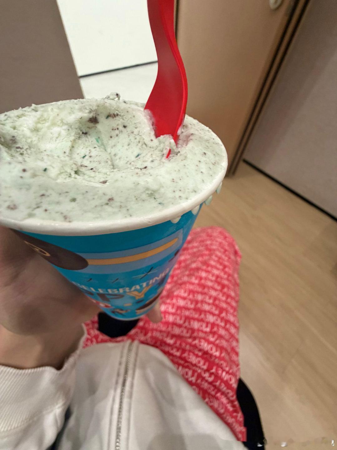 张子墨 冰淇淋是薄巧味的嘛馍馍