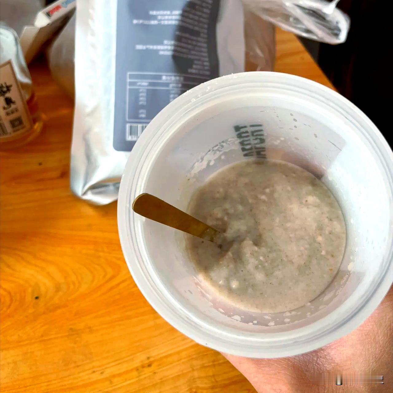魔幻的世界，中国的打工人已经开始吃饲料了......

 
你有没有想过，有一天