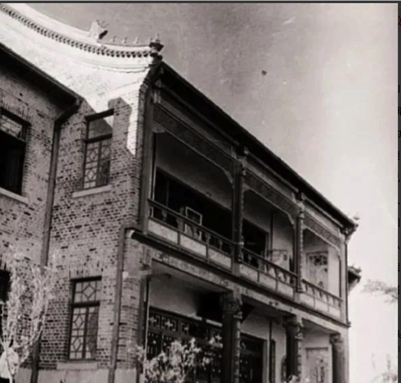 1947年，青岛警备处派杨郁去游击队潜伏。杨郁冷笑：“正好。”他和刘文浩将计就计