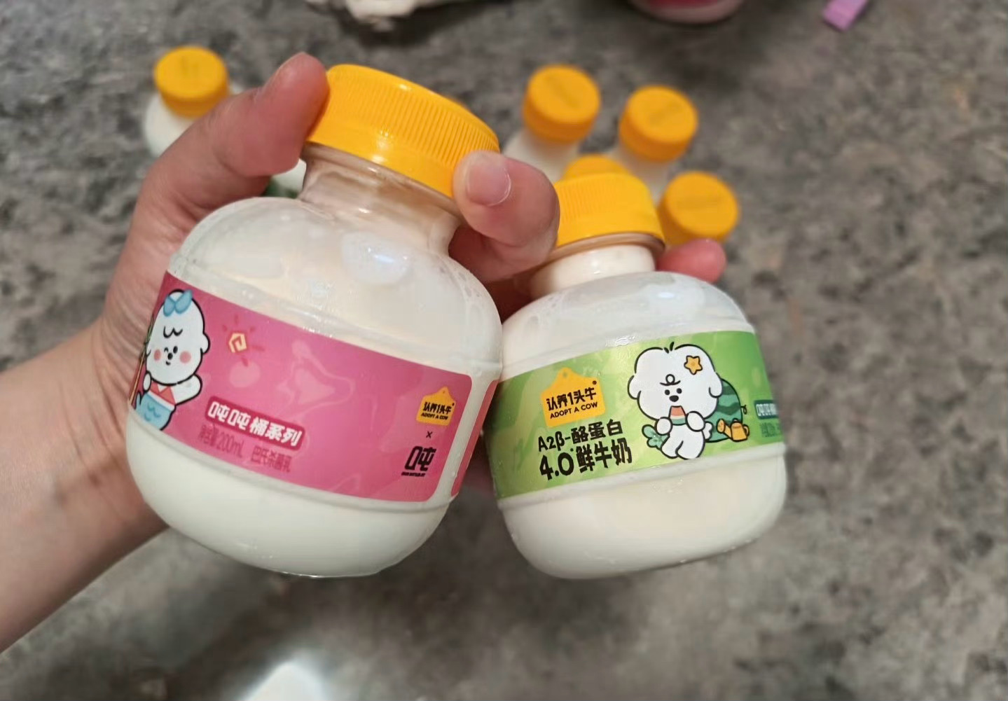 认养一头牛回应大量产品依赖代工认养一头牛被指奶源自给率和宣传不符 宣称 “全产业