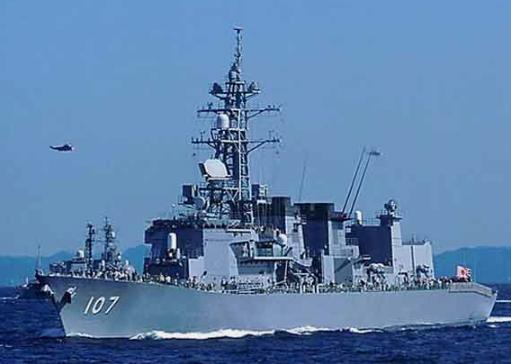 4月17日，日本海自村雨级”雷“号驱逐舰(DD-107)穿航台湾海峡，期间故意关