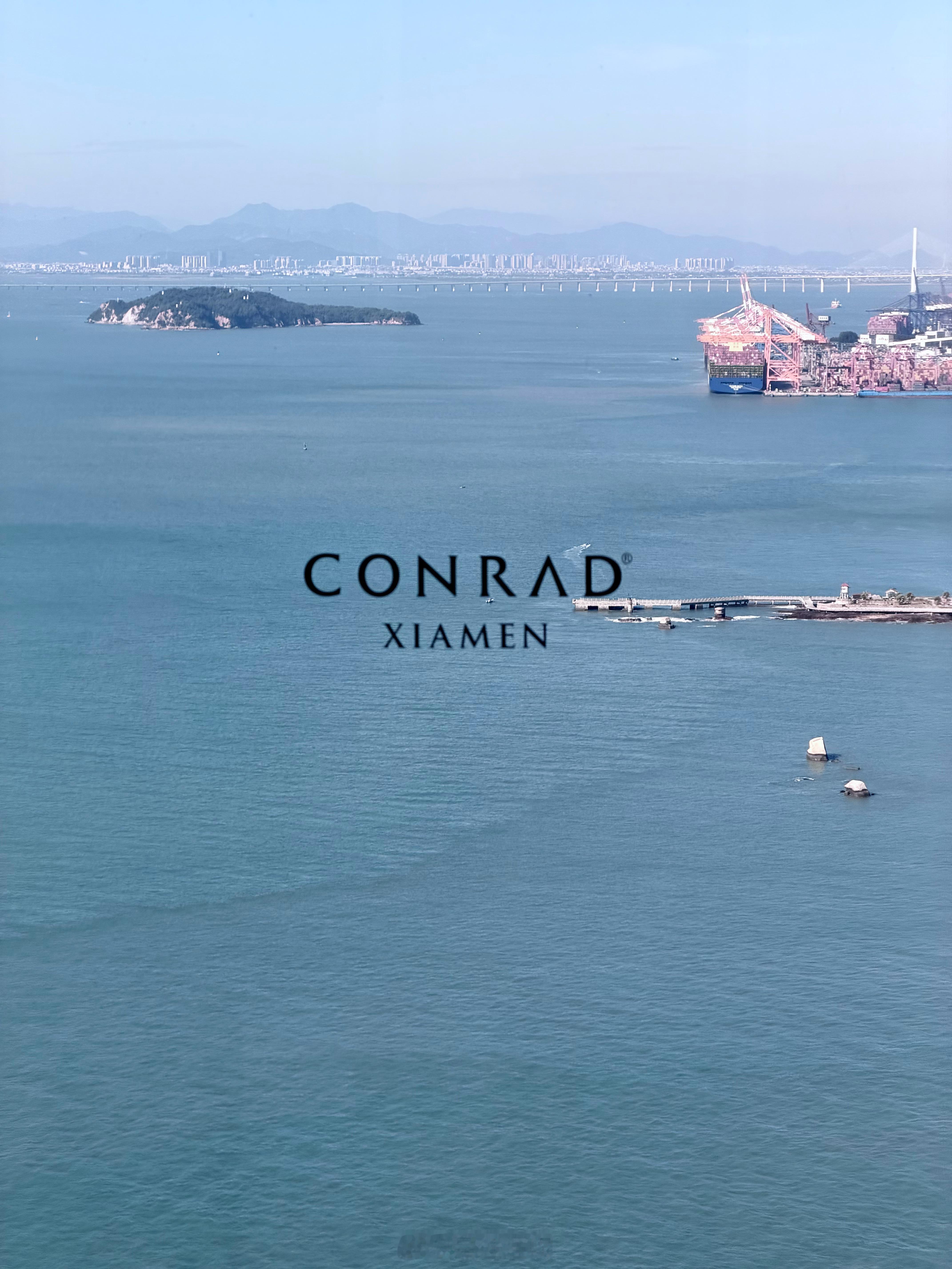 酒店往外看就是一幅画，哦不对，两幅