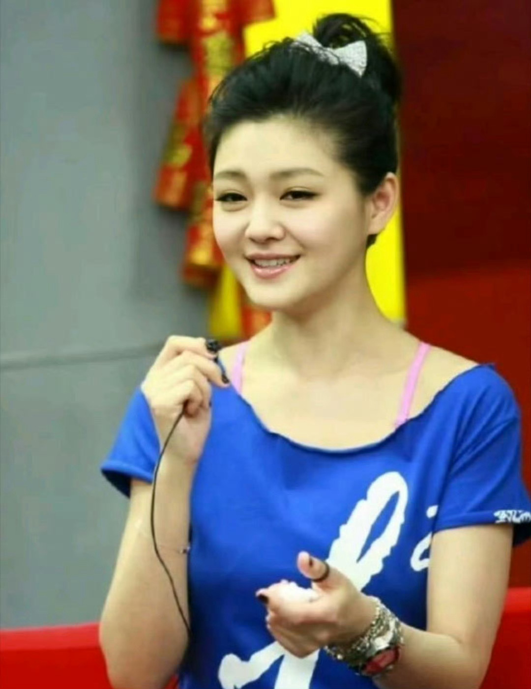 17岁的Angelababy竟然和大S同台做过节目，看着太养眼了