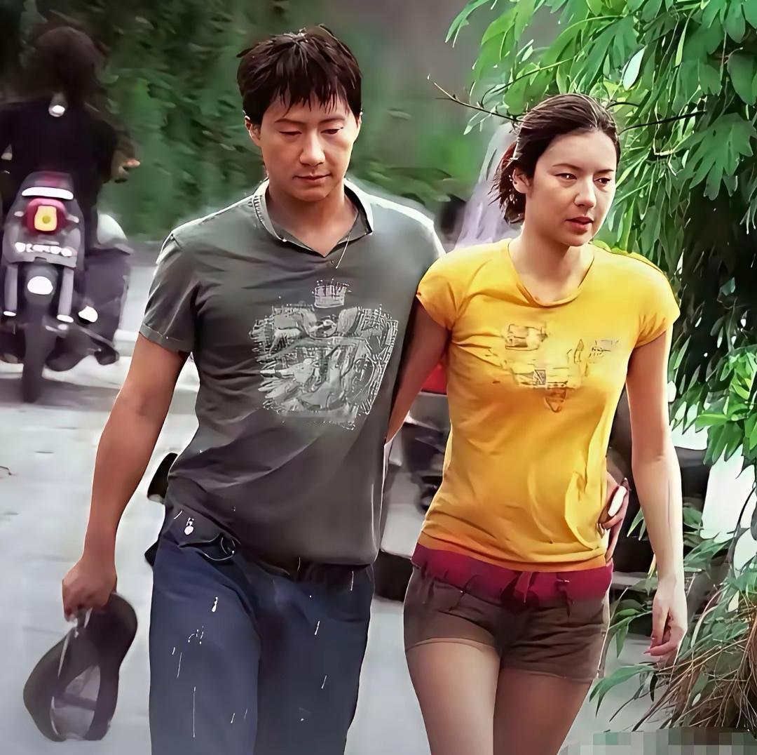 黎明和乐基儿年轻的时候。