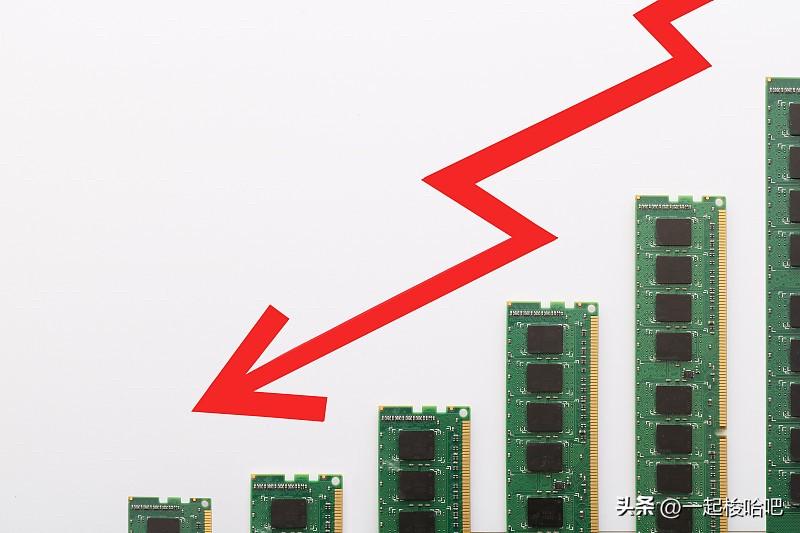 晚间美股三大指数涨跌不一，纳斯达克跌幅0.6%，道琼斯指数涨幅0.23%，存储芯