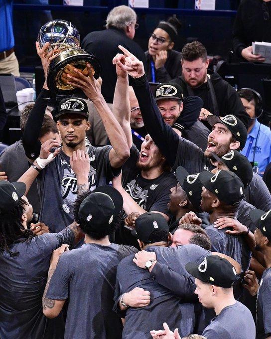 看NBA上咪咕视频。下一个王朝球队会是谁？随着马刺队在西部决赛4-3淘汰卫冕冠军