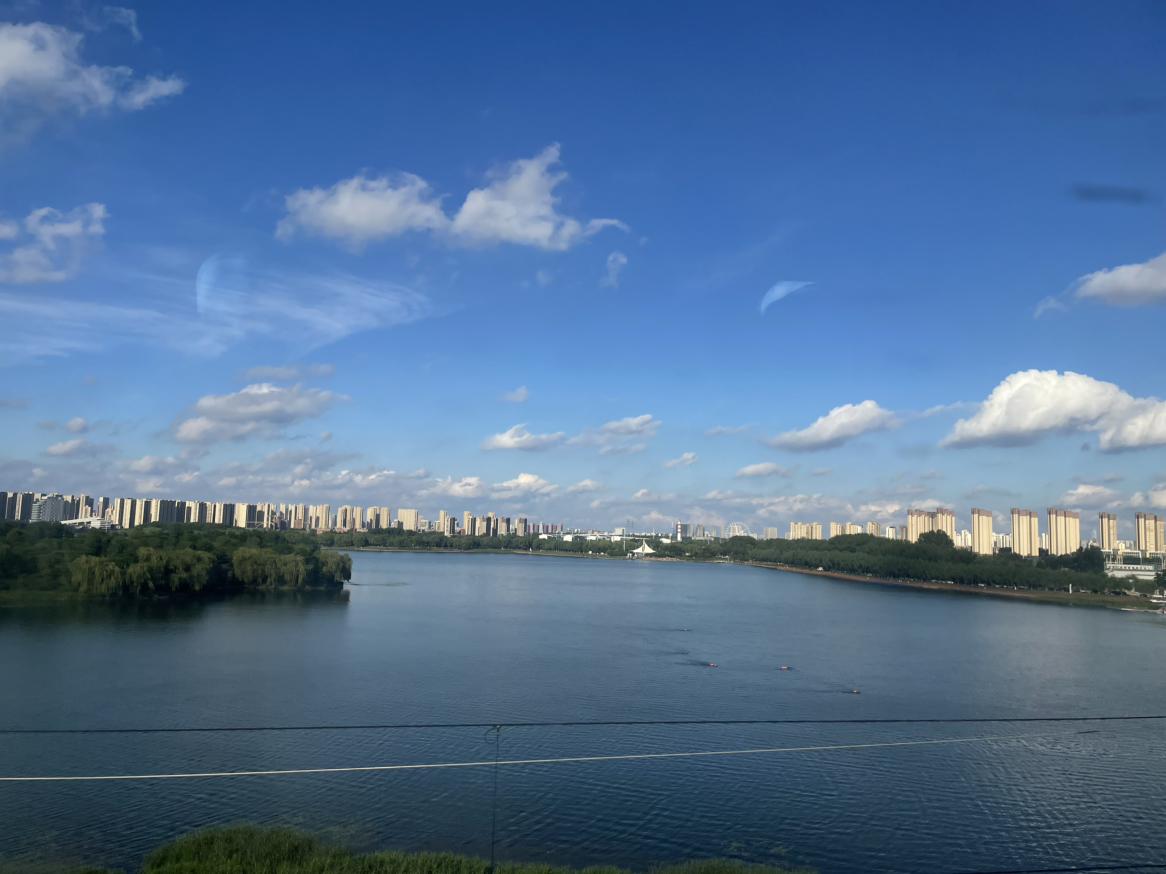 我的今日状态：😁轻松愉快
我这里的天气：☀️晴天