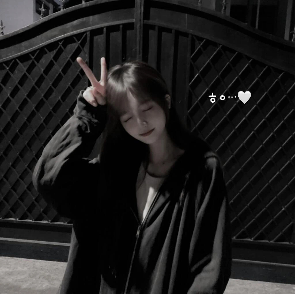 分享一组暗系双子星女头 