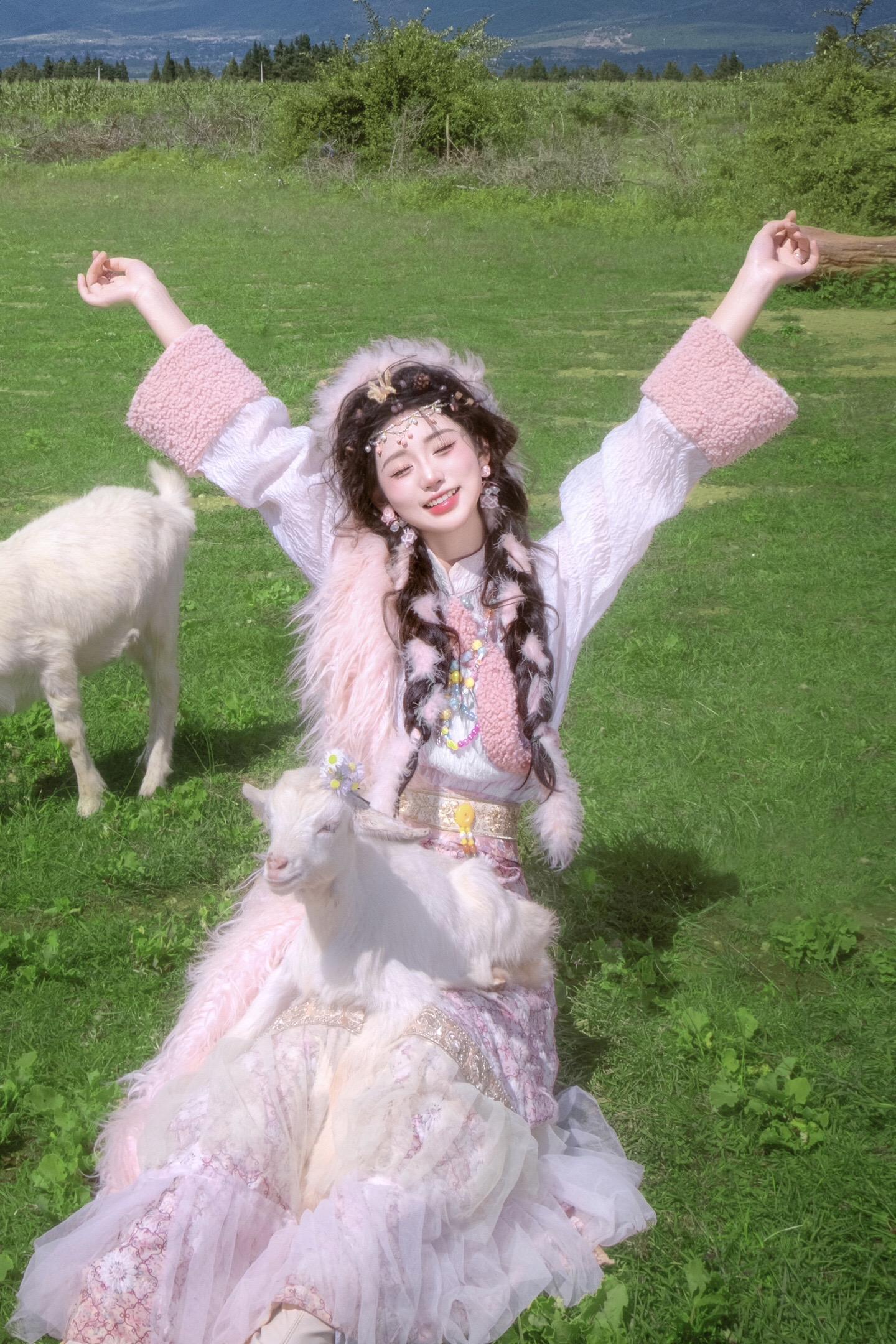 我出不去神山了 你带一支格桑花走吧。答应我！总要去一次香格里拉吧 做一...