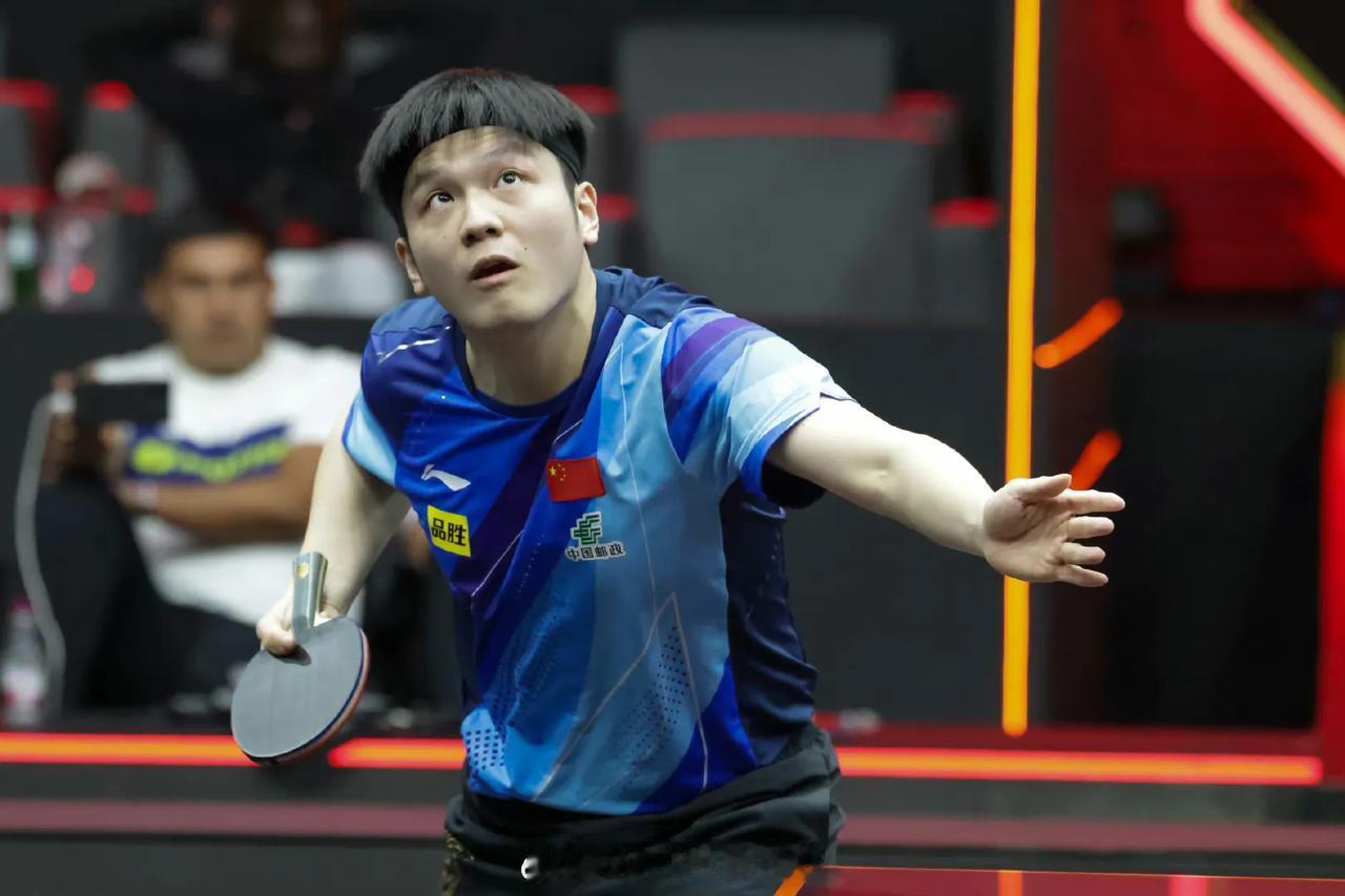 2023WTT多哈男子总决赛首日梁靖崑、樊振东顺利晋级8强，林诗栋苦战5局遗憾止
