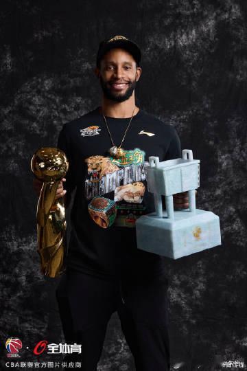 弗格加盟上海？？？联手张镇麟+古德温+洛夫顿+血布（待定）！cba上海男篮 ​​