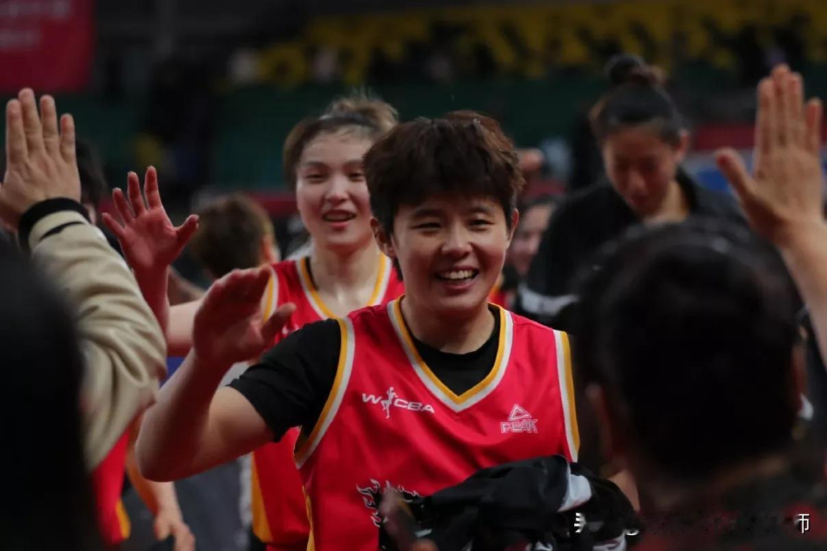 WCBA总决赛第四场即将开打，我个人预测下比赛可能出现的情况走势，觉得准，粉丝大