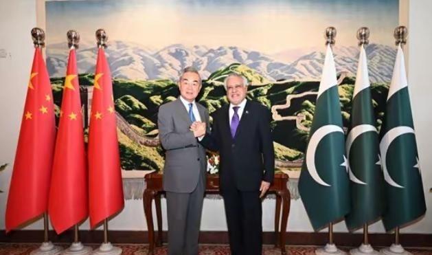 还是被抢了先手！本来说好的韩国总统李在明访华是新年后第一位到访客人，没料到让巴铁