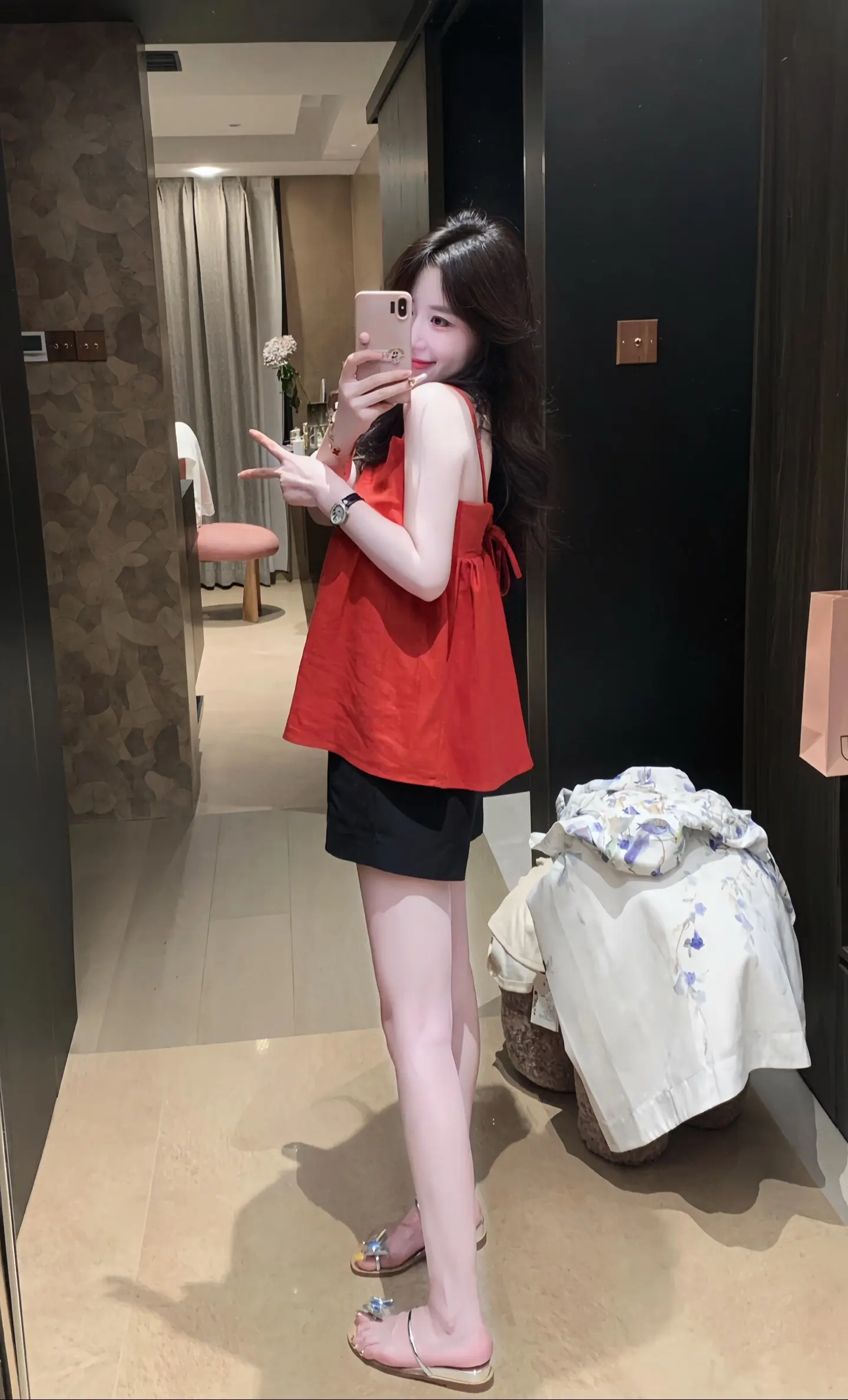 好显白的红色吊带！爱啦