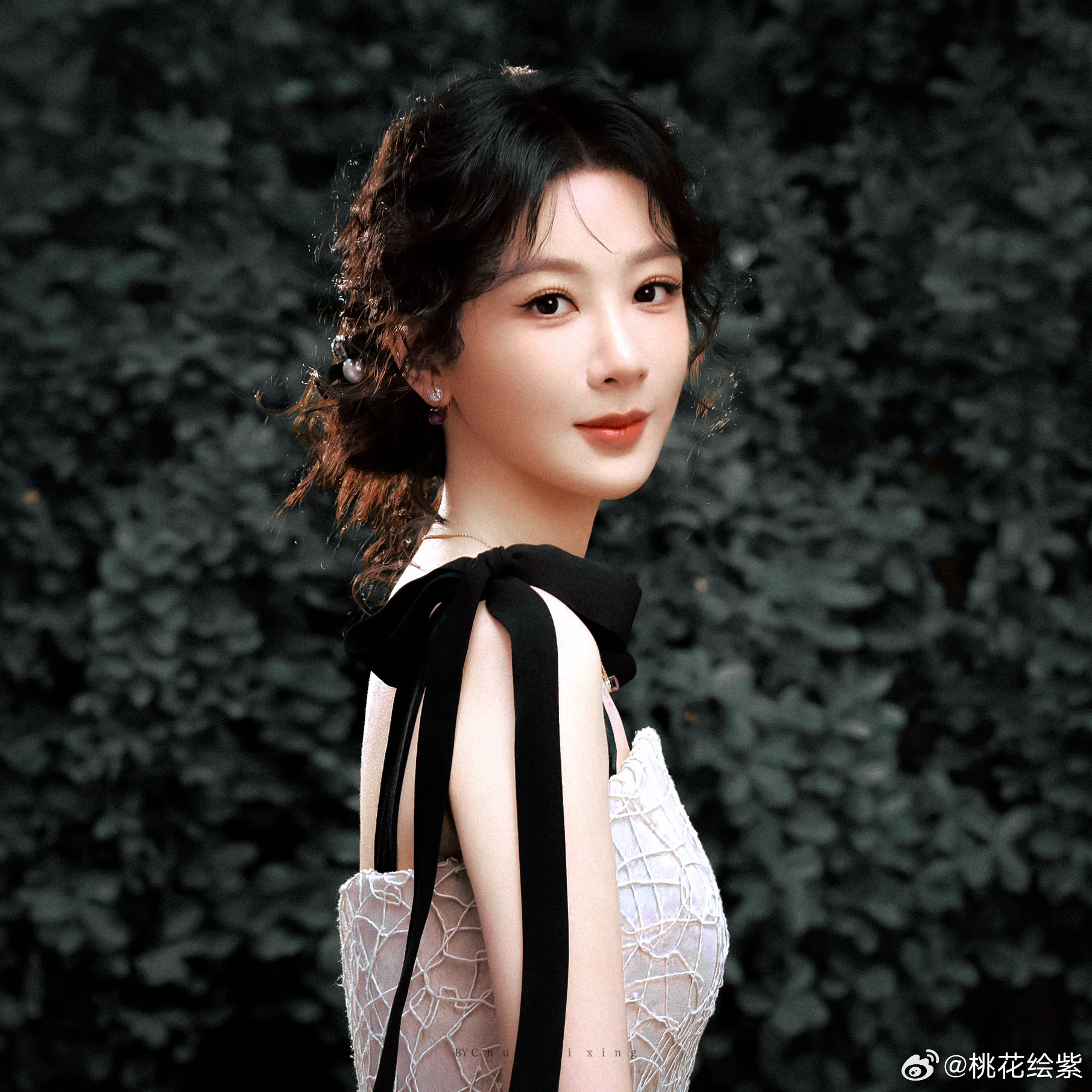杨紫 yz杨紫生命树yz杨紫白菊人潮拥挤我能感觉你【杨紫🔸生命树🔸白菊】 