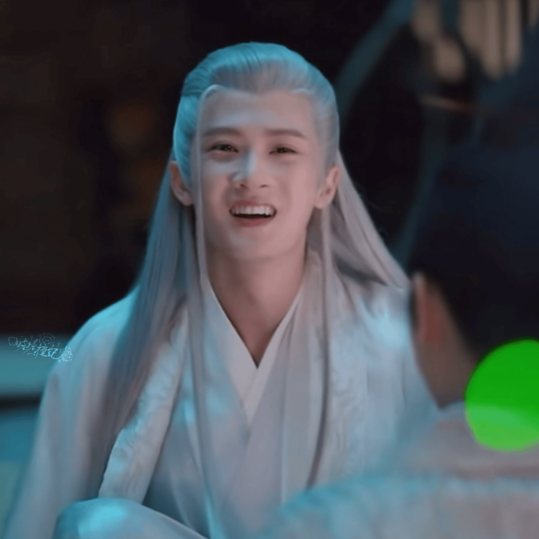 三年了依旧怀念这个笑起来没嘴角的小柳子咋这萌🥺 