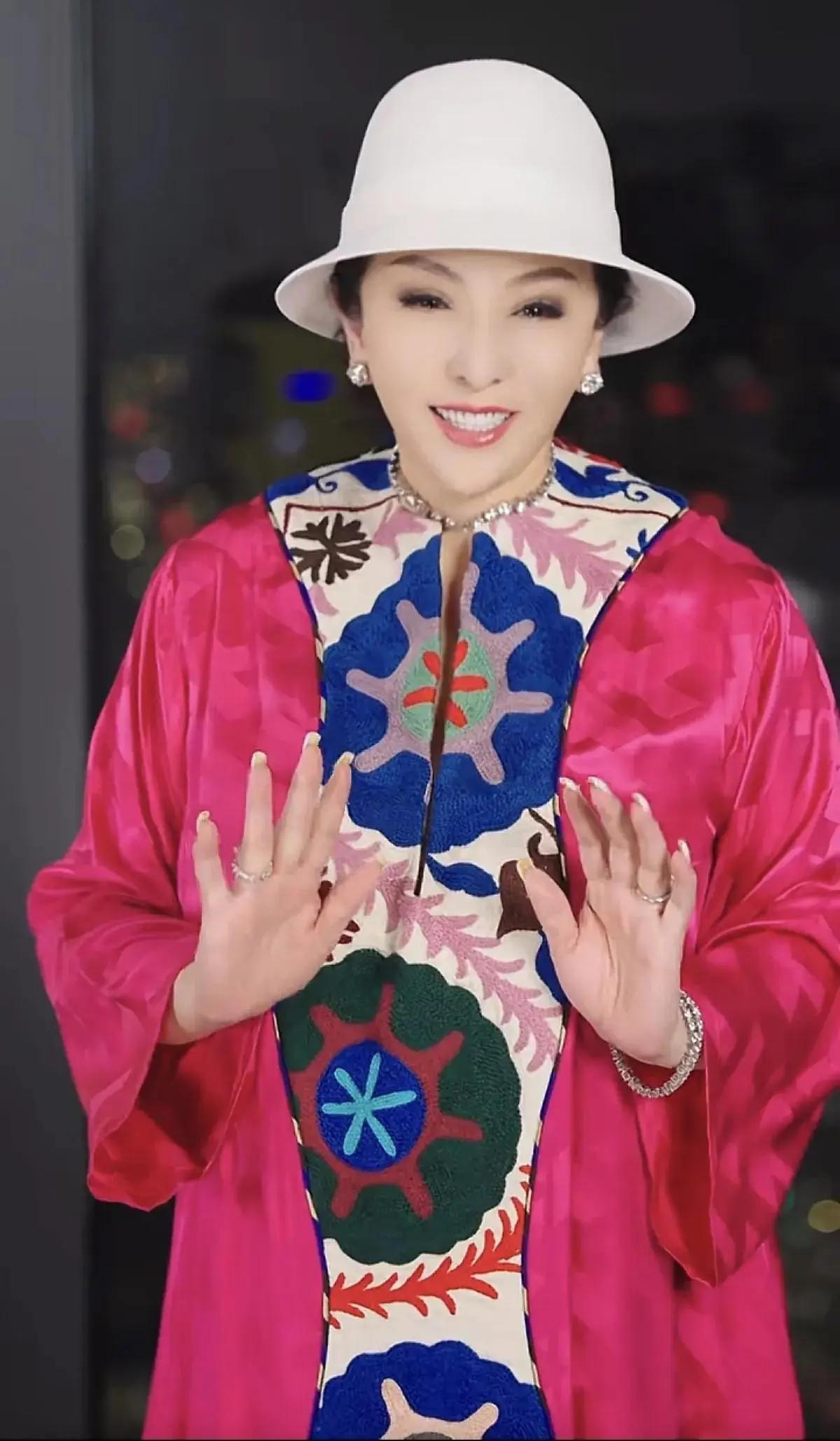 向太这句话一出，直接把豪门生孩子的真实面目给掀开了。
身边有钱人没一个不生孩子的