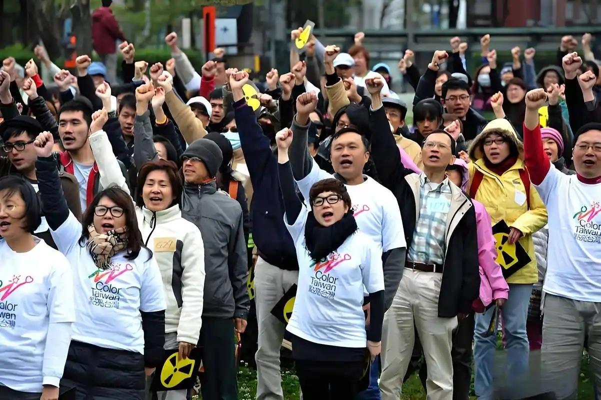 大陆发出统一强音，台湾同胞可开车到北京，民进党希望落空
 
国台办提及台湾民众未