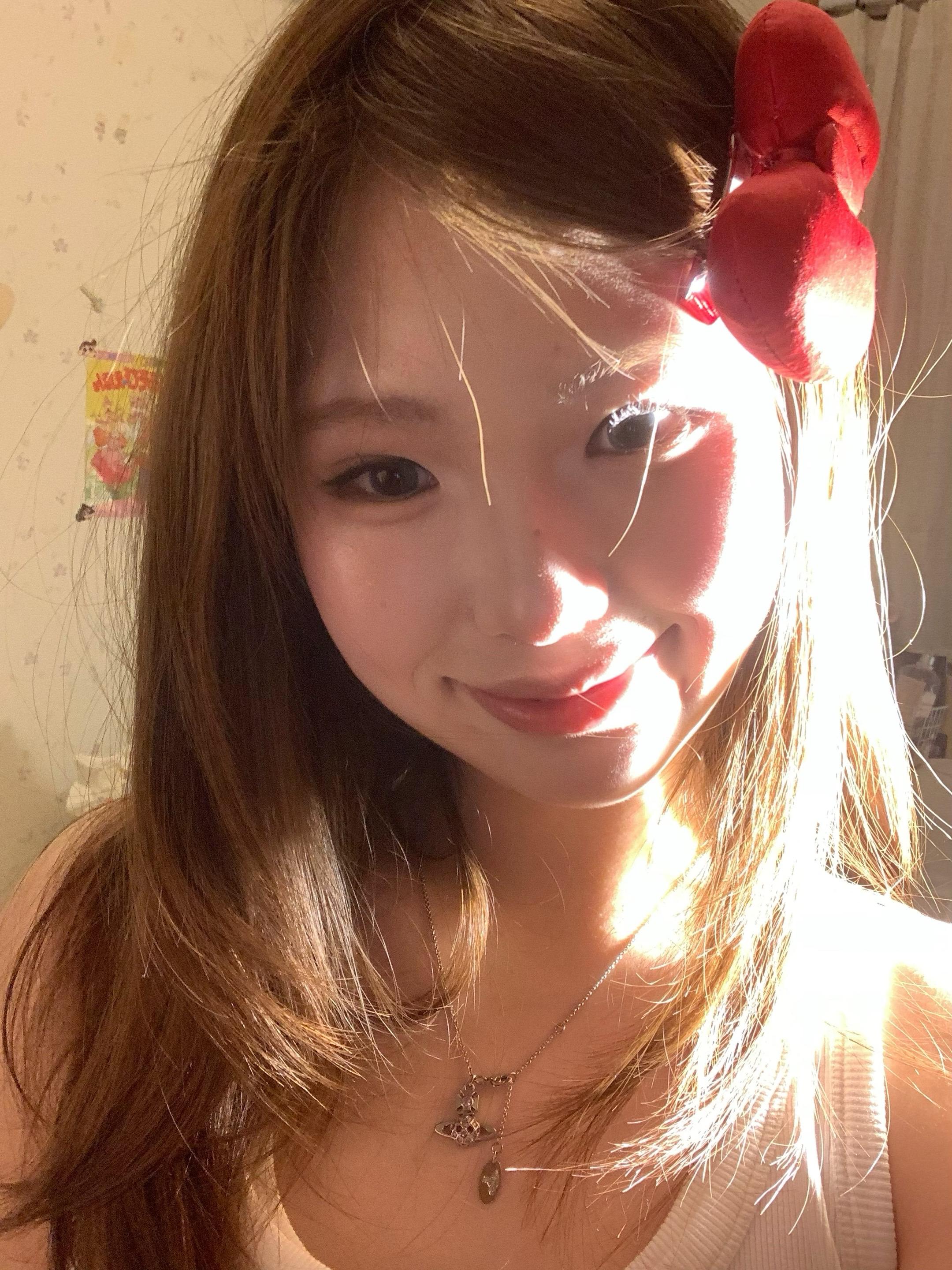 其他照片不知道 但明媚是我的强项。