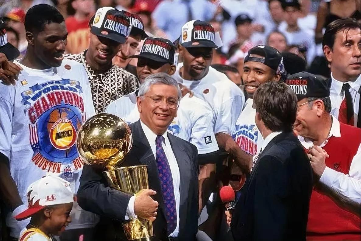美媒：NBA历史上，含金量最高的总冠军是以下这三个！

1、2015-16赛季的