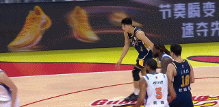 等来啦！崔永熙终于开壶了！🔥替补上来第一个回合就出手就中，三分稳稳命中，状态来