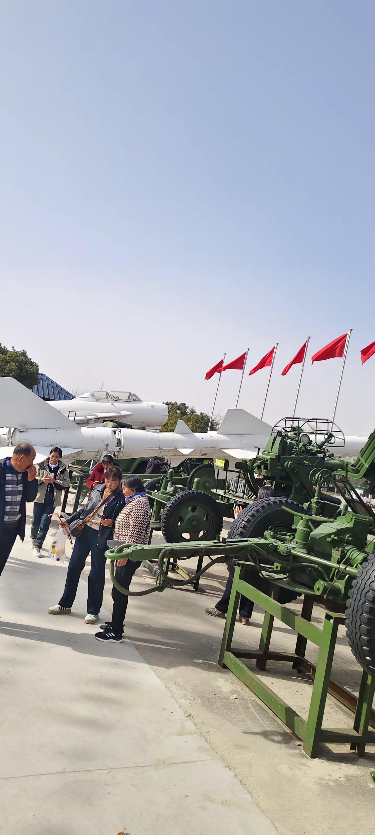 铁一般信仰、铁一般信念、铁一般纪律、铁一般担当。