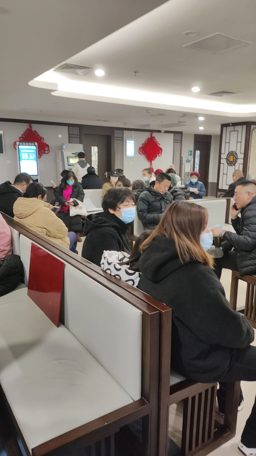 每天保养卵巢，为什么还是早衰了？ 最近，我接诊了一位37岁的女性患者。...