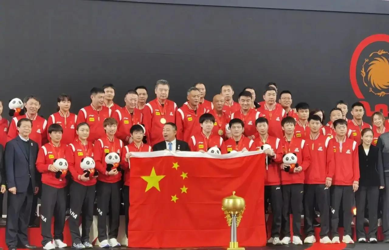 颁奖仪式：日本全程黑脸！没那实力，就别那么傲气
国乒8-1战胜韩国，看看冠亚季军