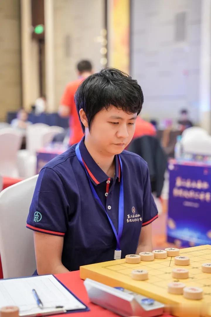 第三届上海杯象棋大师公开赛专业组女子组八人，单组四人，3轮循环，获得小组前二陈幸