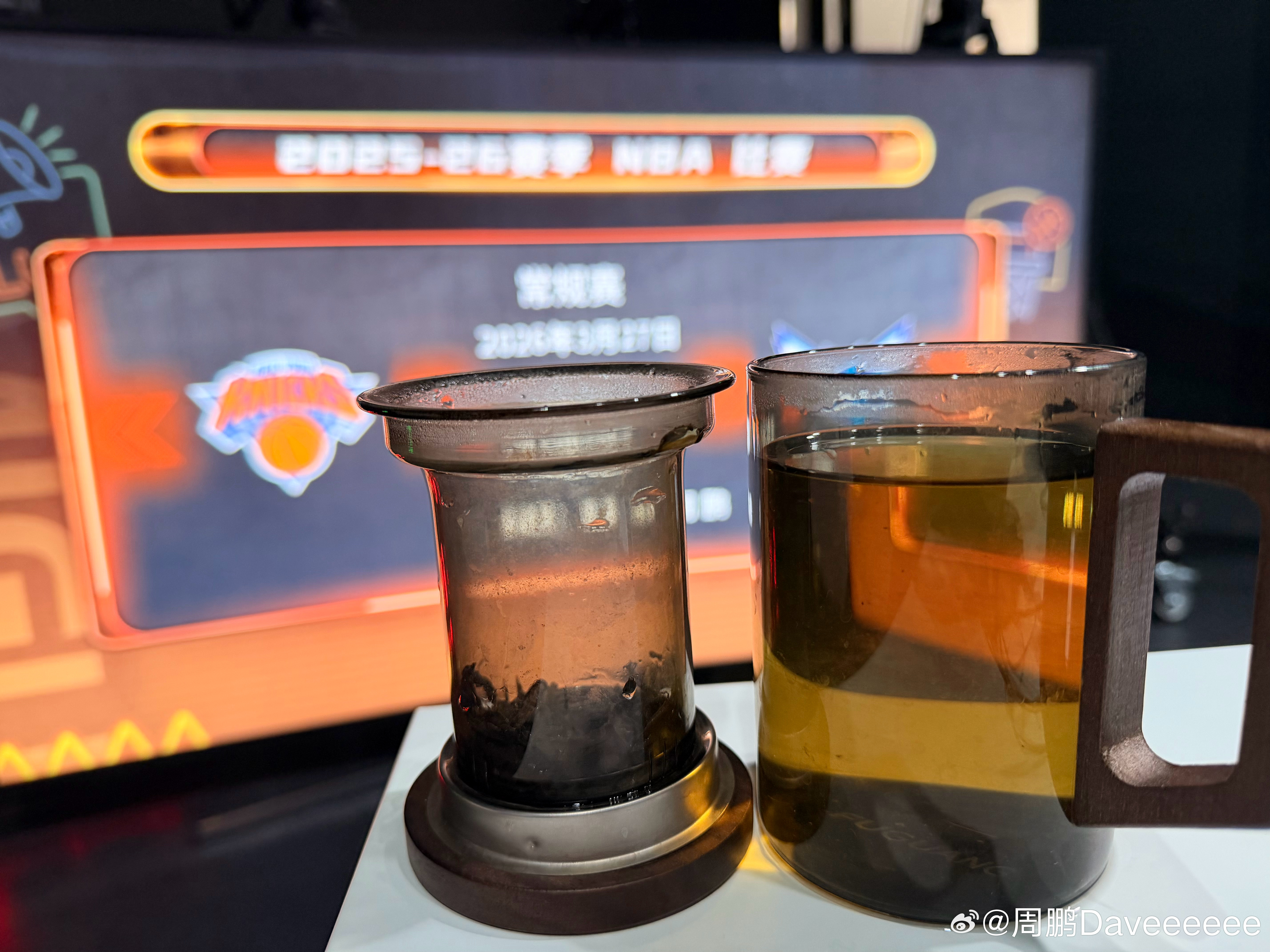 起了早，喝口茶，和台长陪伙计们看场东部强强对话，洗洗眼尼克斯vs黄蜂