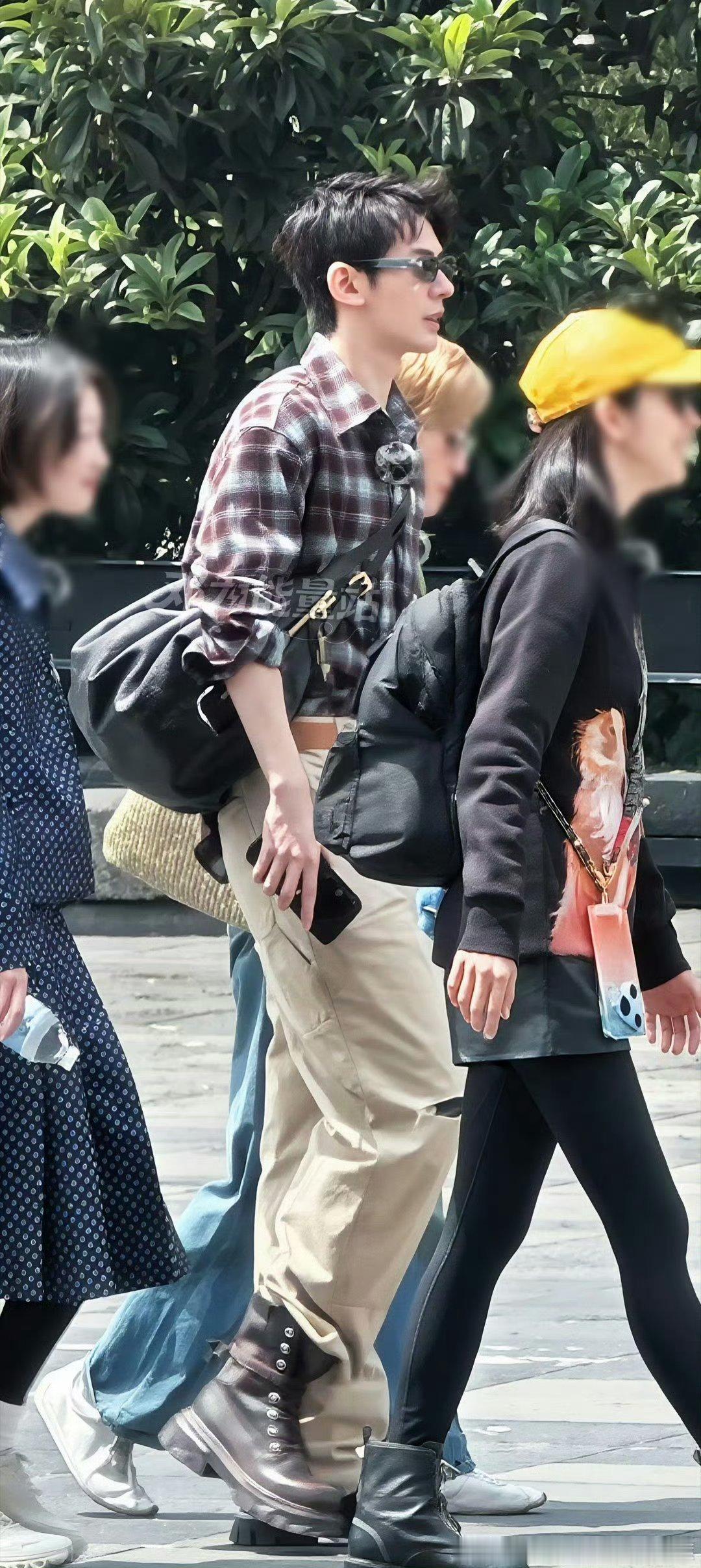 电视剧百妖谱 每天起床就可以看见新鲜出炉的大帅哥，棒呆！ 