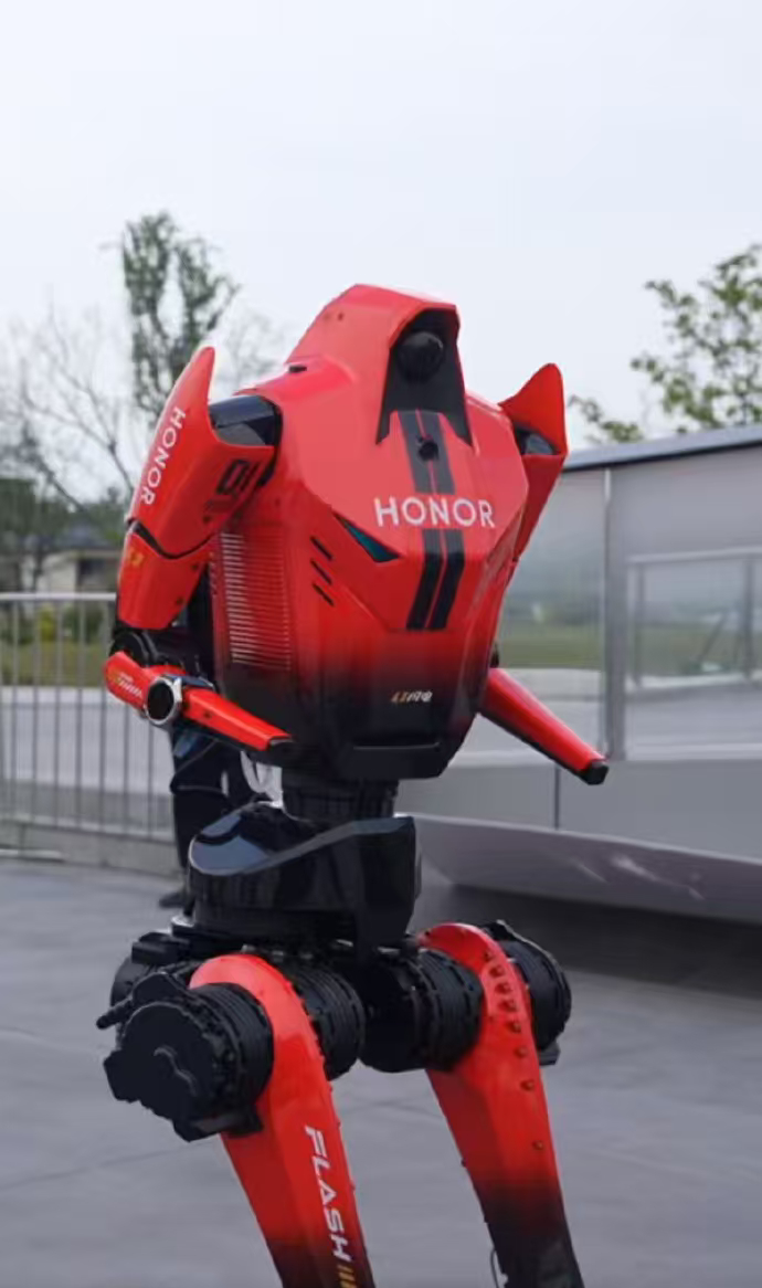 iPhoneUltra真机超前瞻感觉最近手机品牌的黑科技都放出来了，荣耀在5月份