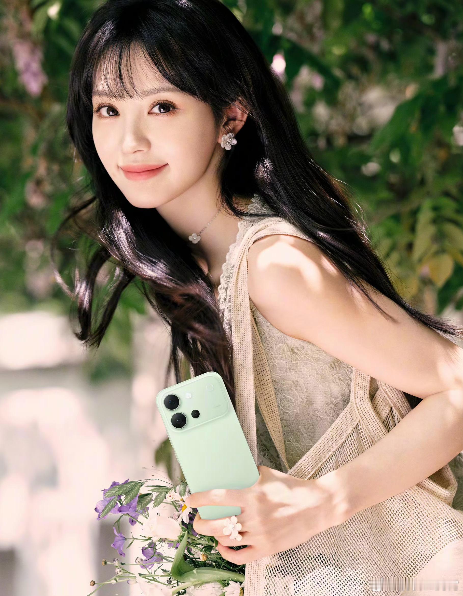这就是蓝厂的vivo S60真机，横向矩阵镜组，提供星星海、初夏绿、仲夏夜三个色