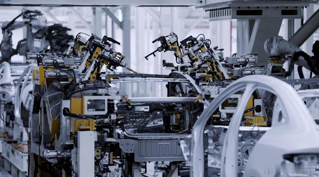 特朗普欢迎中国车企赴美建厂 谁去？在刚开幕的底特律车展上，特朗普称，“如果他们愿