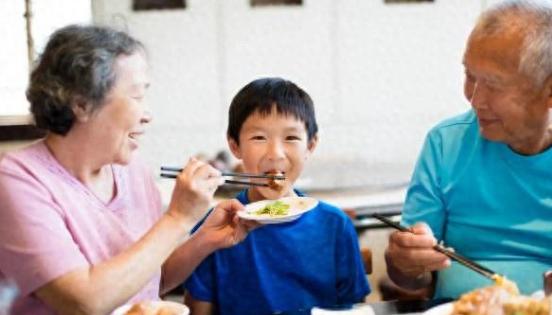 还在傻傻觉得生儿子才能传香火？遗传学博士直白戳破真相！代代生女才能留住自身基因，