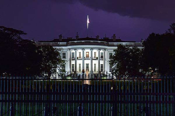 中国必须问问美国政府？一个伊朗国家只有区区几百公斤浓缩铀你们就联手以色列，把伊朗