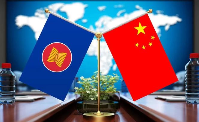 死不悔改，一意孤行。6月10日，菲律宾外长拉扎罗强调菲律宾仍计划与日本展开海上边
