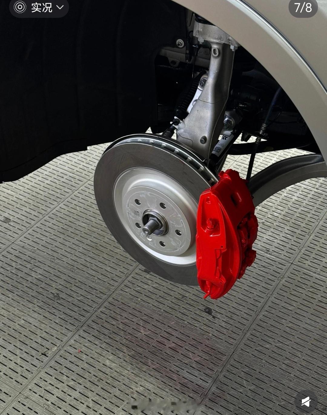 3.0开始，轴头螺栓的安装形式有了变化之前是螺栓种在轴头上P3/4（借特斯拉图）