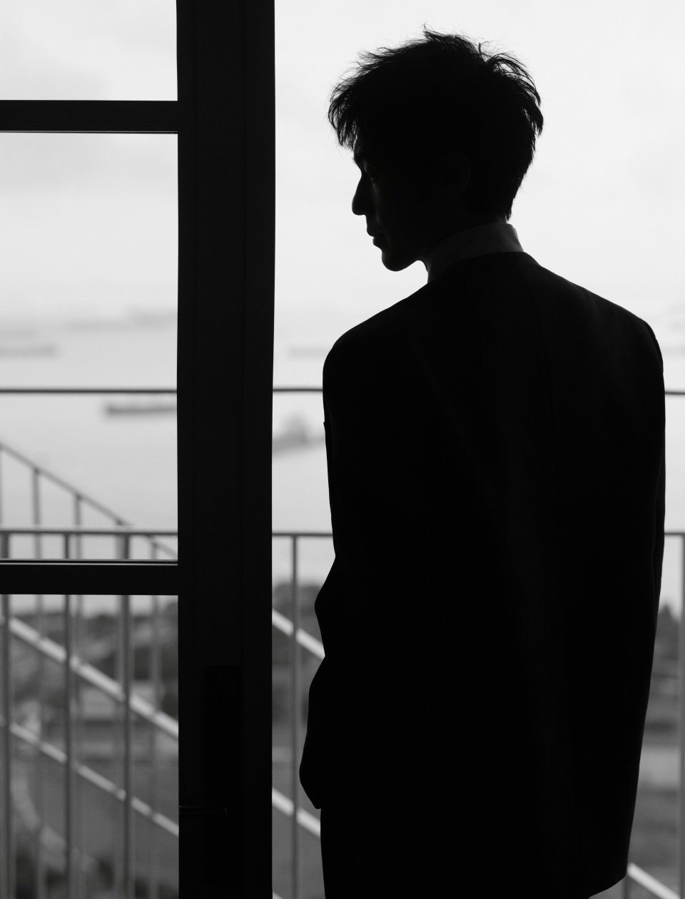 白宇新加坡路透还以为是哪个男大 白宇这次新加坡路透确实让人眼前一亮！休闲外套搭配