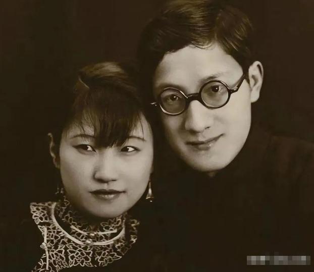 1965年，陆小曼过世以后，朋友透露了她一个秘密：她的前夫过分沉迷男女之事，而且
