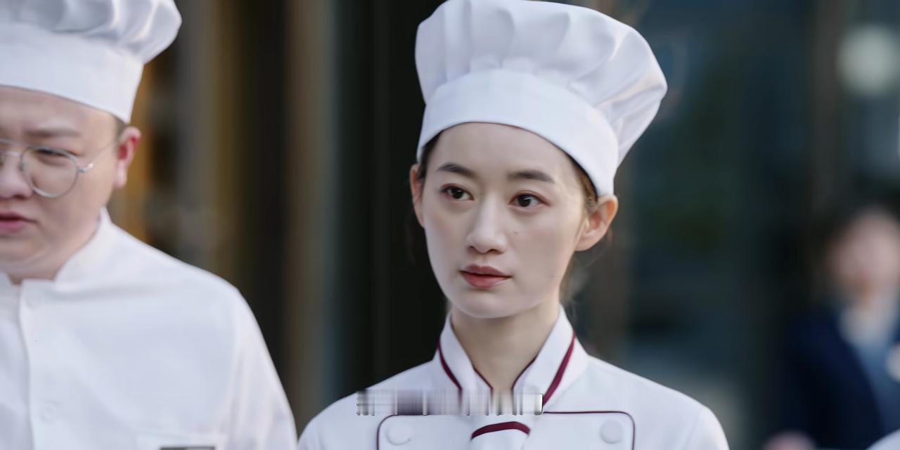 郭晓婷又解锁了新人设啊！

新剧《蜜语纪》中郭晓婷演的厨师一角就很有个性，很有看