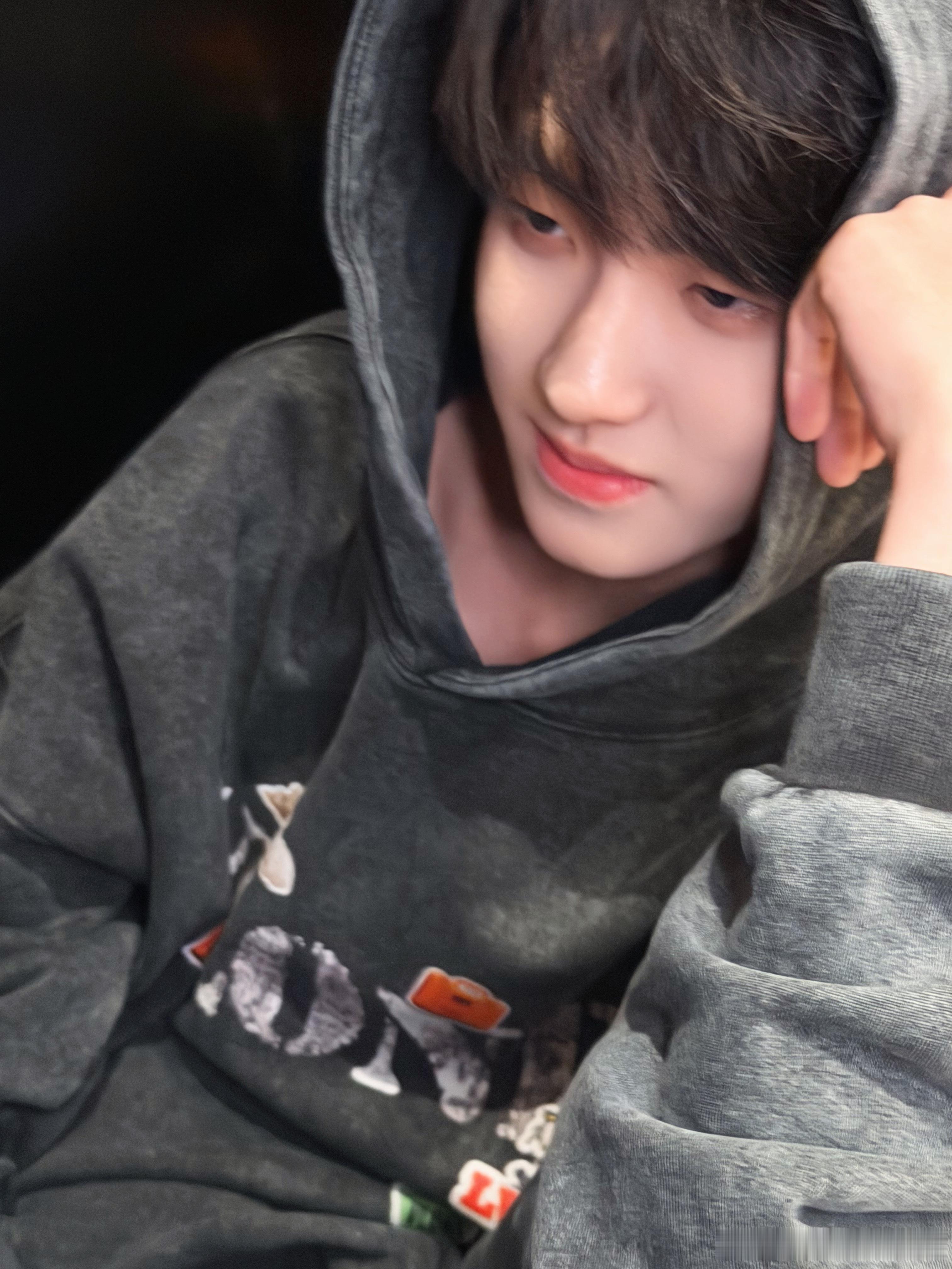 鸡逼这个可以收录到情侣拍照姿势大全了 